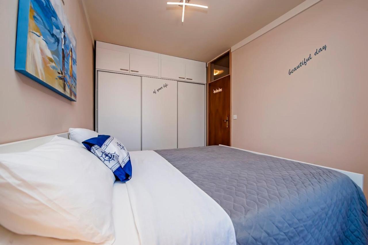 Appartement Apartman Bellana à Rovinj Extérieur photo
