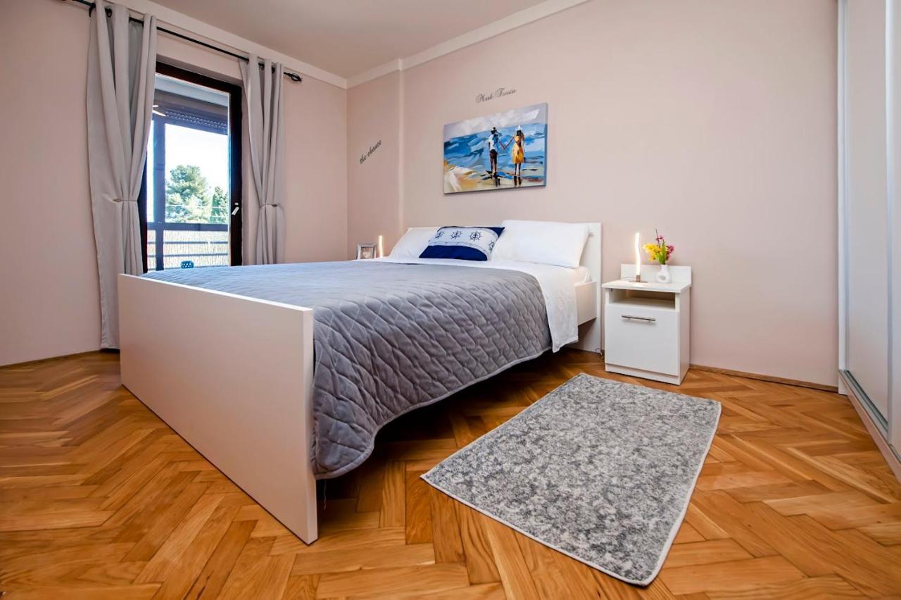 Appartement Apartman Bellana à Rovinj Extérieur photo