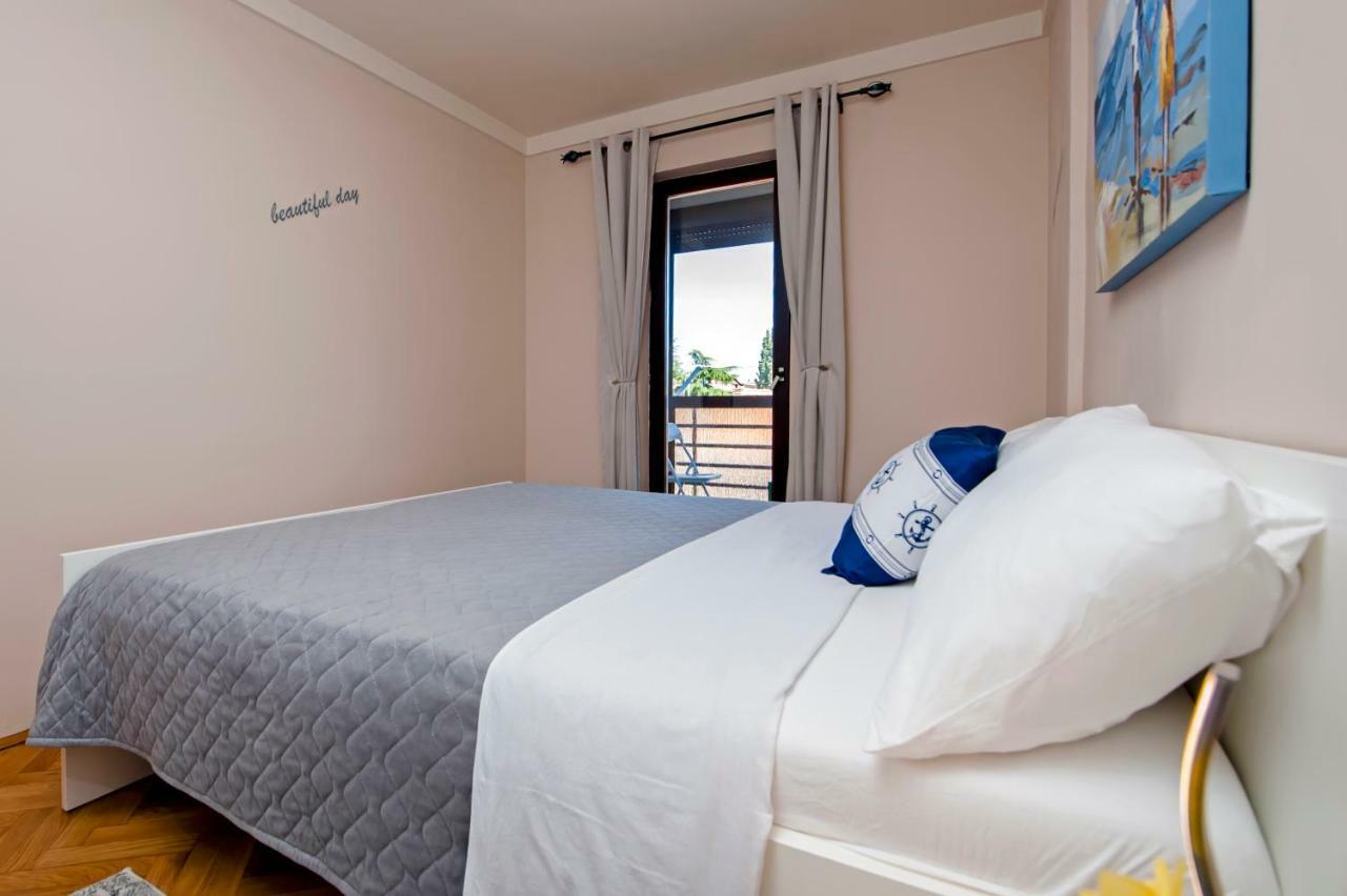 Appartement Apartman Bellana à Rovinj Extérieur photo